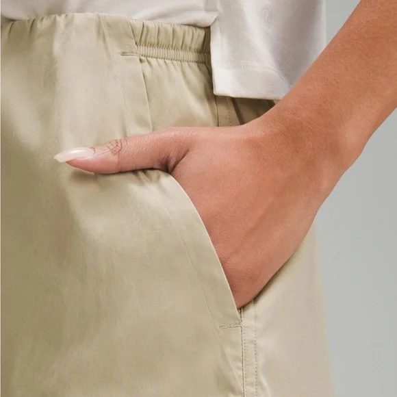 Cotton-Blend Poplin High-Rise Short 4”